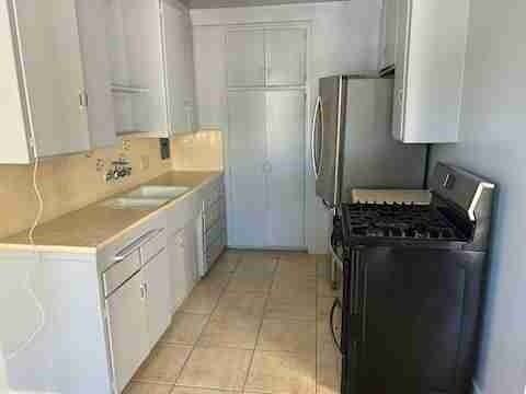 1037 East Spazier Avenue #C - Photo 6 of 10