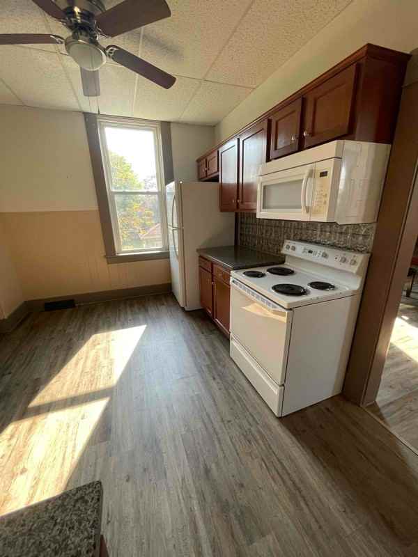 218 State Street - Photo 5 of 15