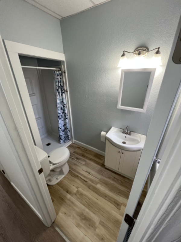 933 White St #1 - Photo 2 of 9