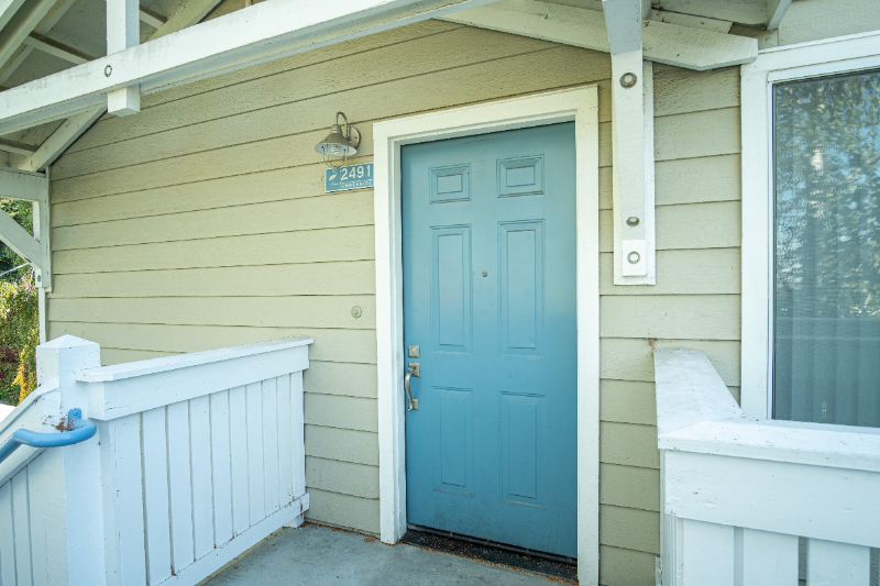 2491 Creekside Ct - Photo 2 of 20