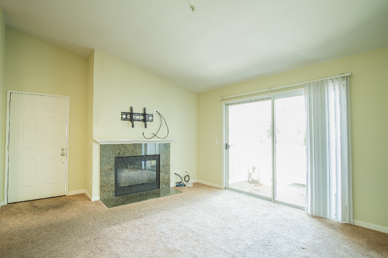 2491 Creekside Ct - Photo 3 of 20