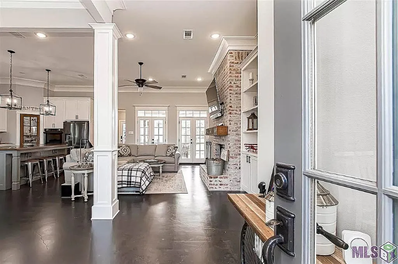 39517 Madison Ave - Photo 3 of 19