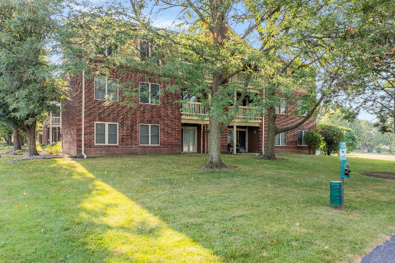 210 Glengarry Dr #311 - Photo 2 of 15