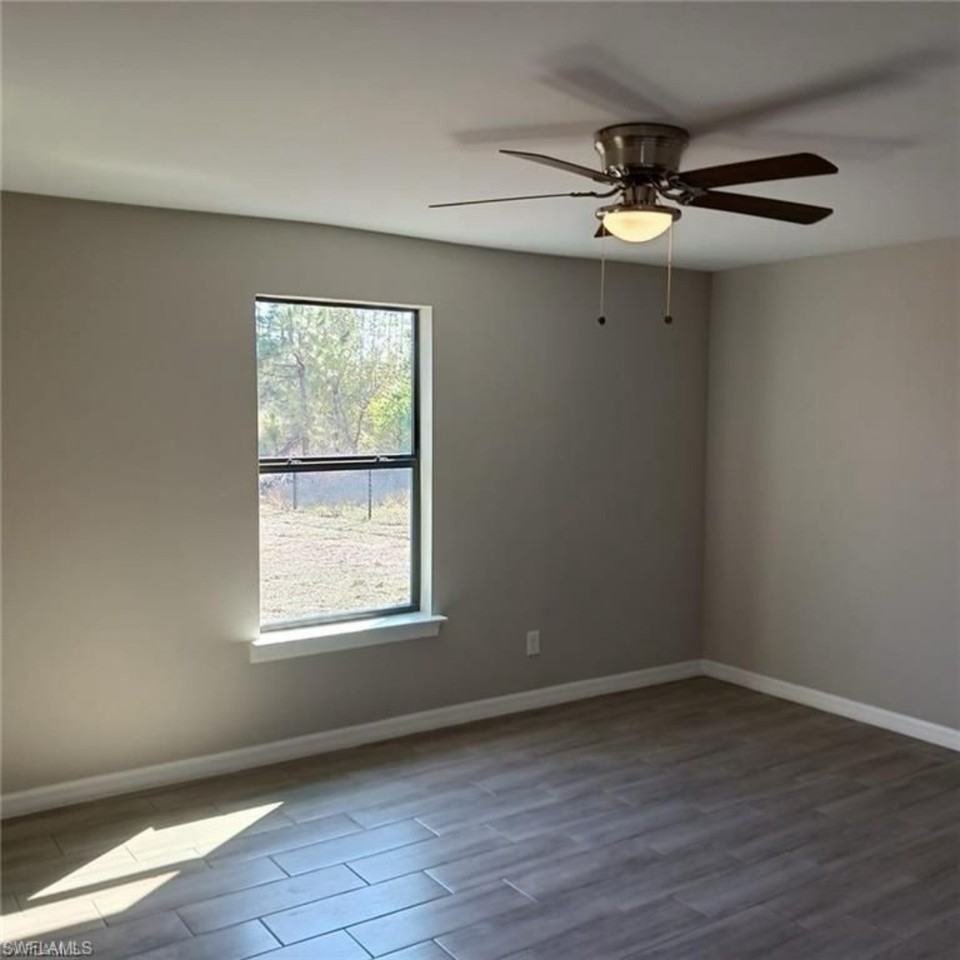 1019 Winters St E #NA - Photo 5 of 6