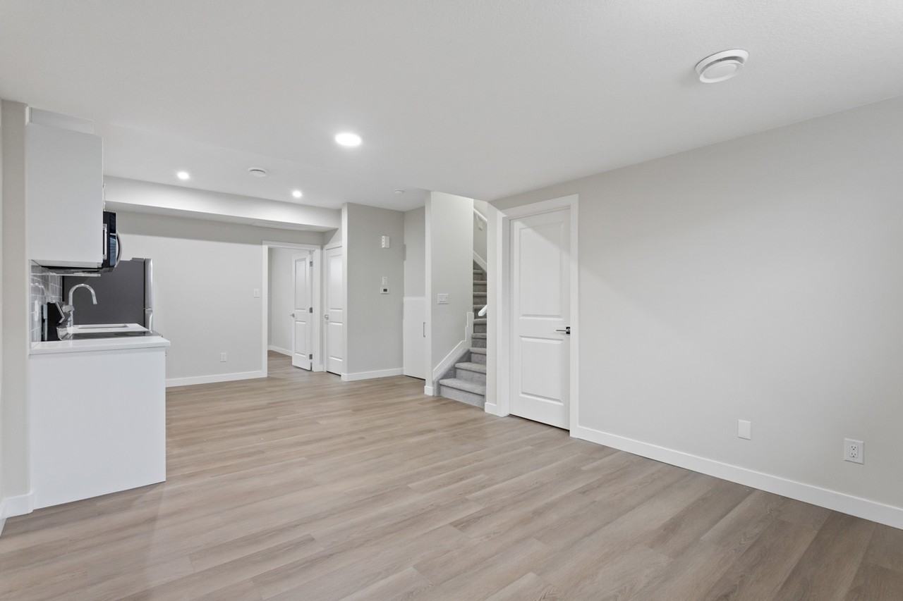 6641 46 Avenue #BS3 - Photo 7 of 17