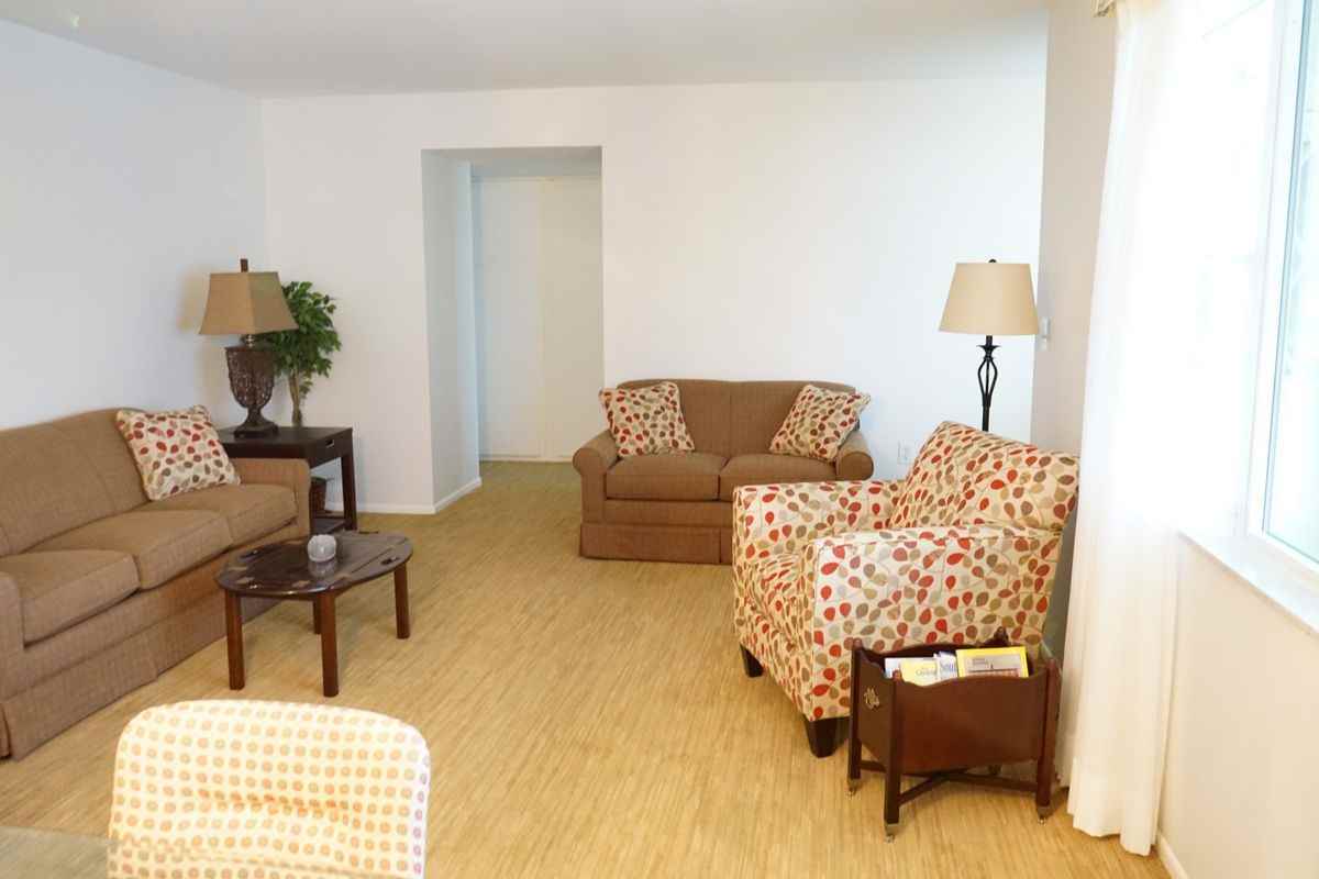 1719 Council Dr - Photo 2 of 6