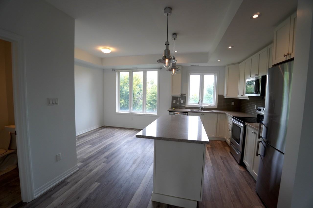 290 Barton St West Unit 21 - Photo 3 of 26