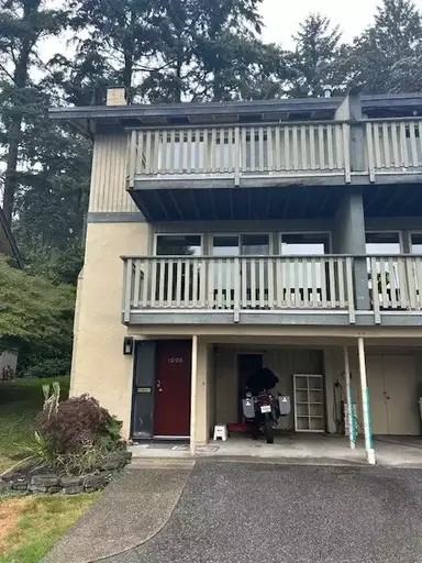 1026 Lillooet Rd - Photo 2 of 17