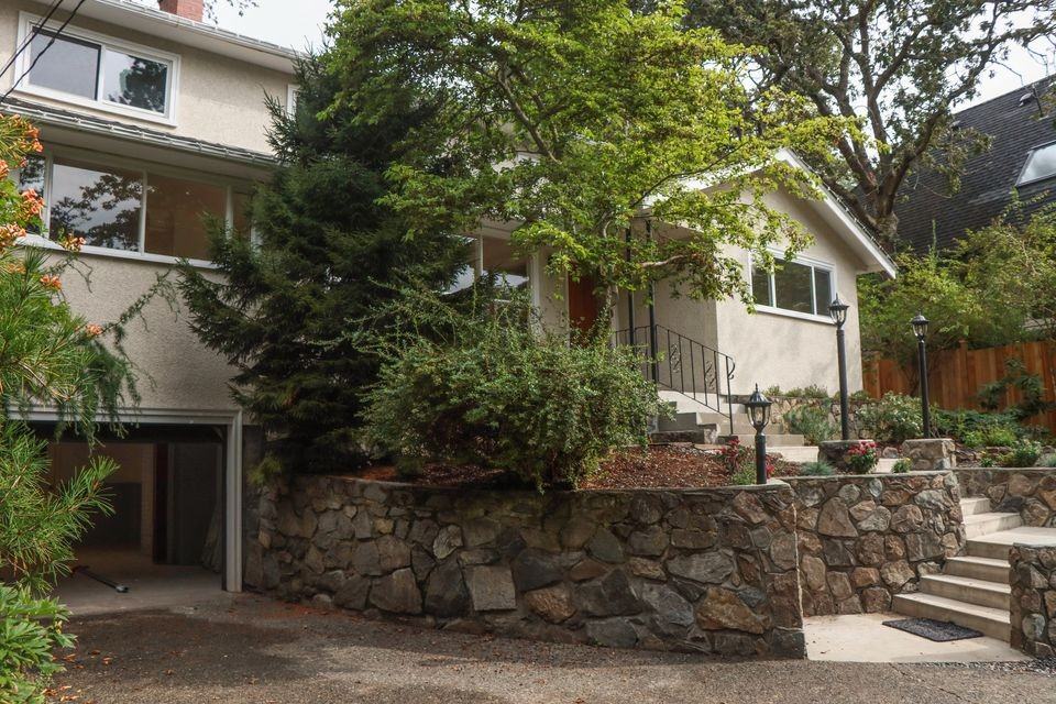 536 Lotbiniere Avenue - Photo 3 of 32