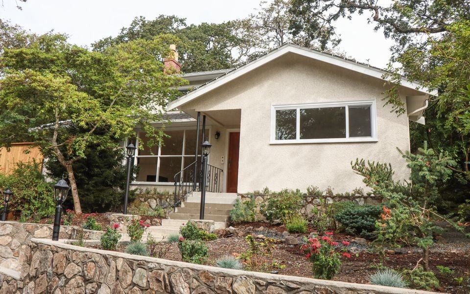 536 Lotbiniere Avenue - Photo 2 of 32