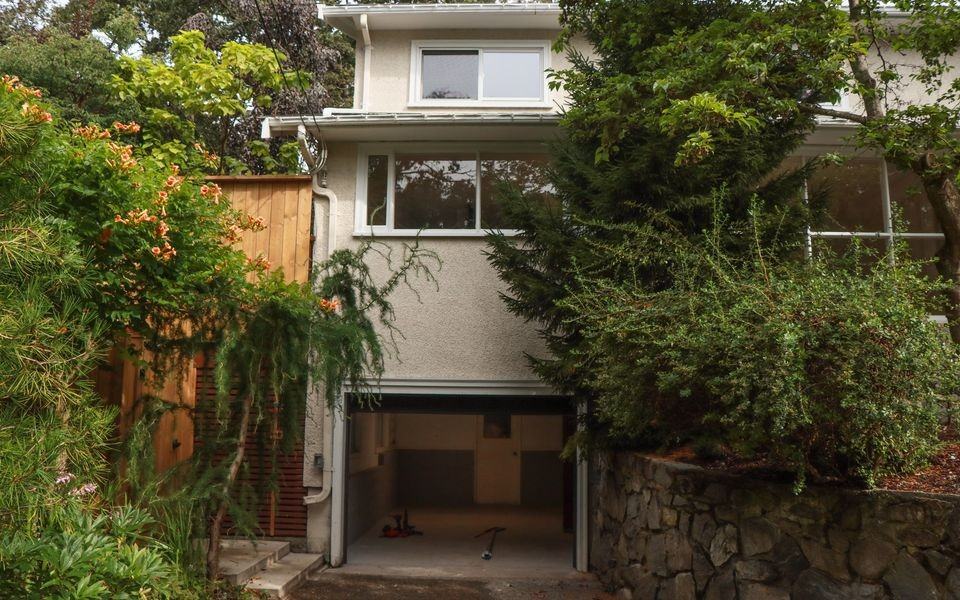 536 Lotbiniere Avenue - Photo 5 of 32