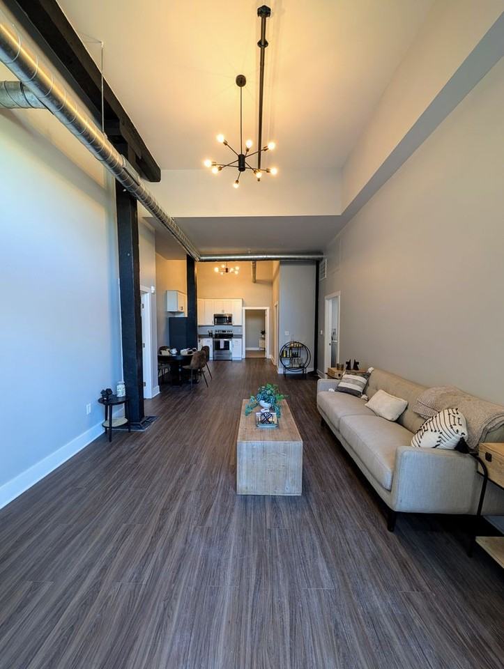 New South Side Apartments at 905 Bingham - Photo 3 of 24