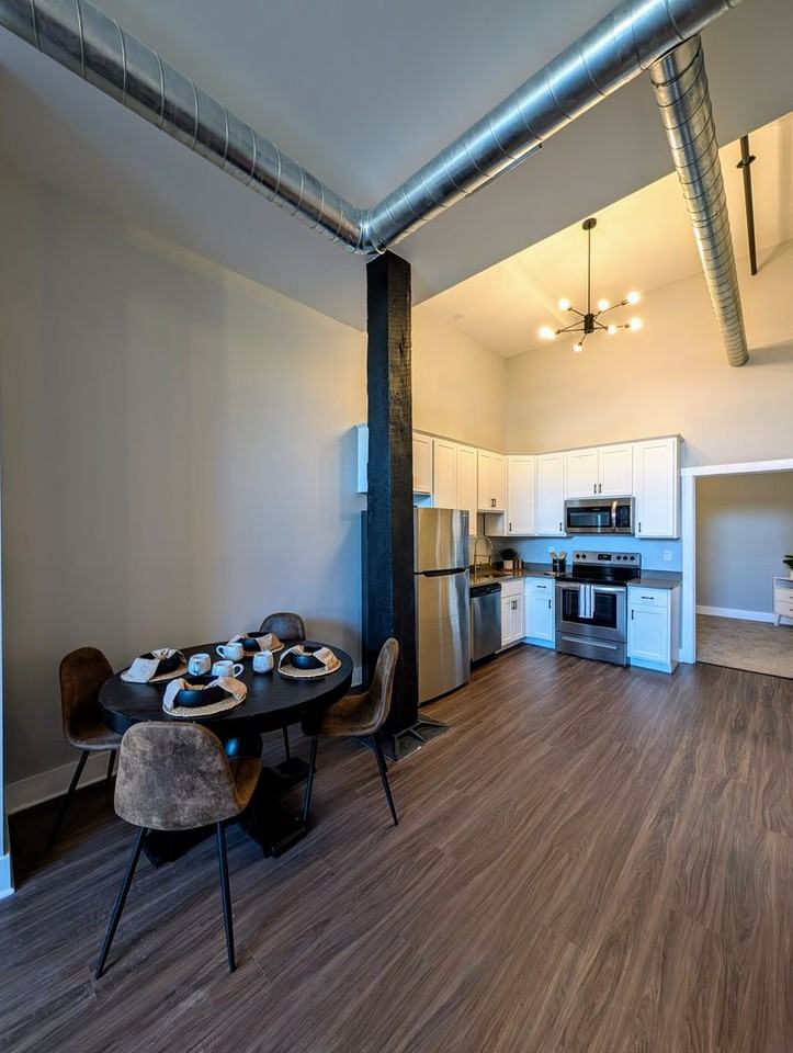 New South Side Apartments at 905 Bingham - Photo 4 of 24