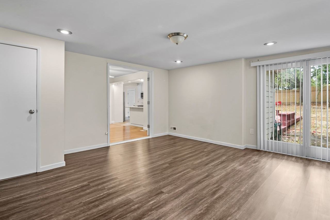 9520 Sw Cypress St - Photo 2 of 43