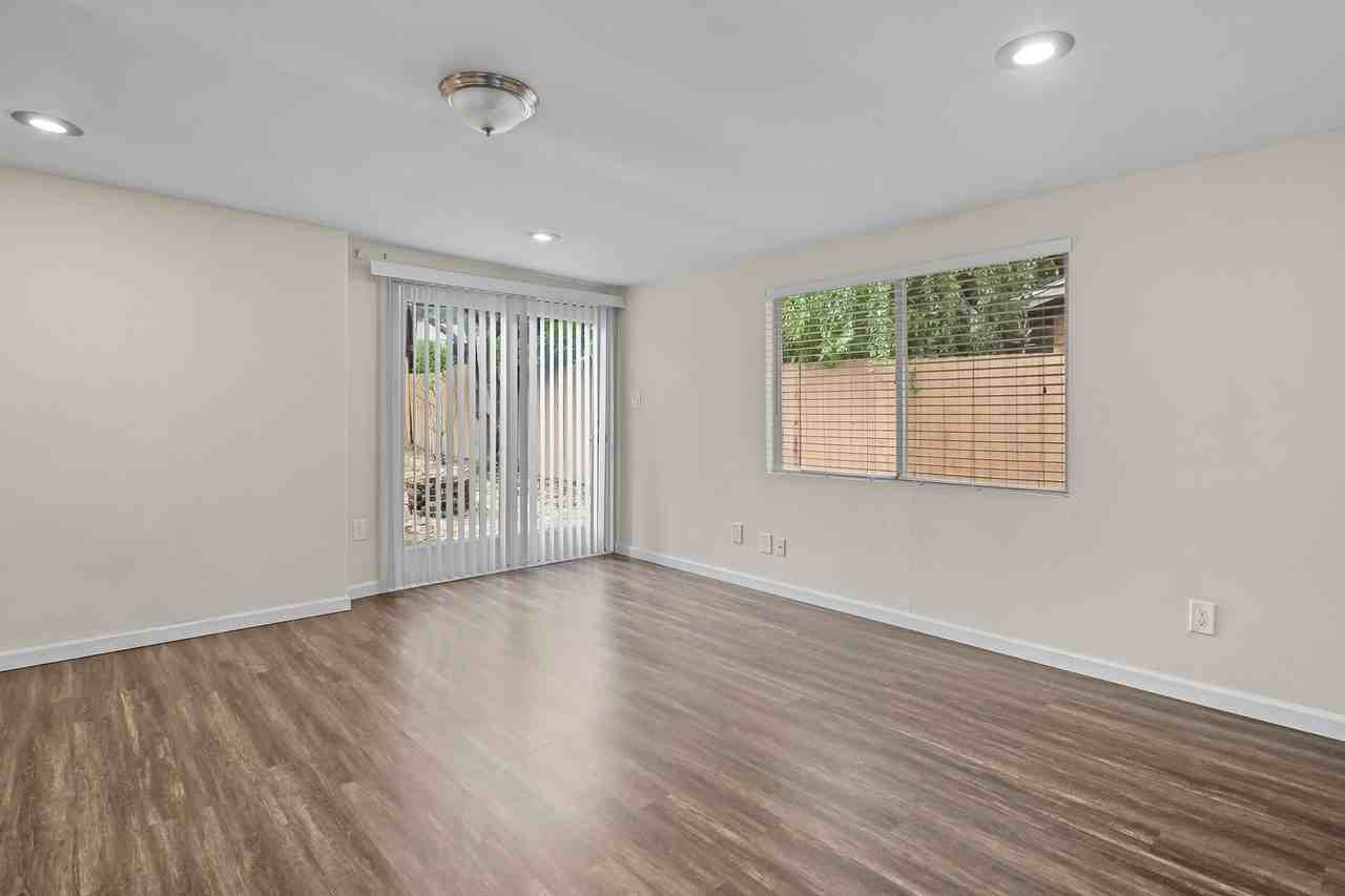 9520 Sw Cypress St - Photo 3 of 43