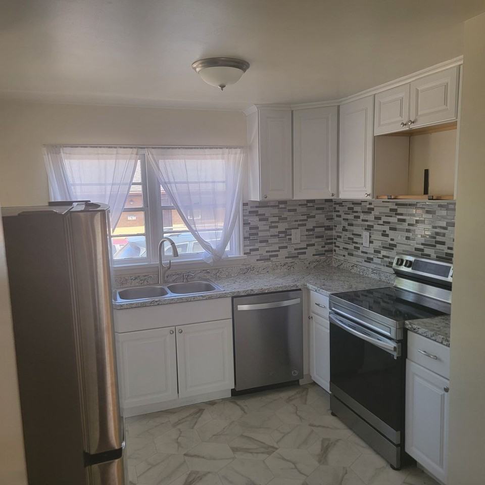 297 S 500 W - Photo 5 of 14