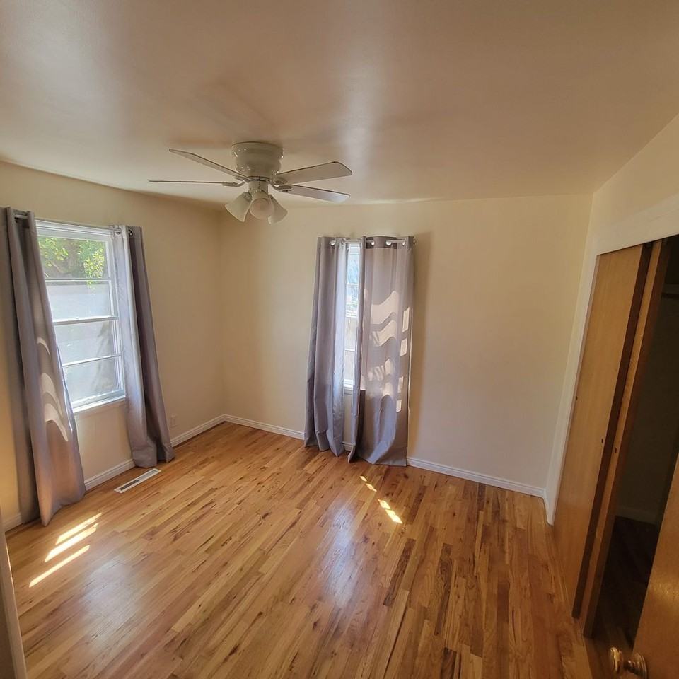 297 S 500 W - Photo 6 of 14