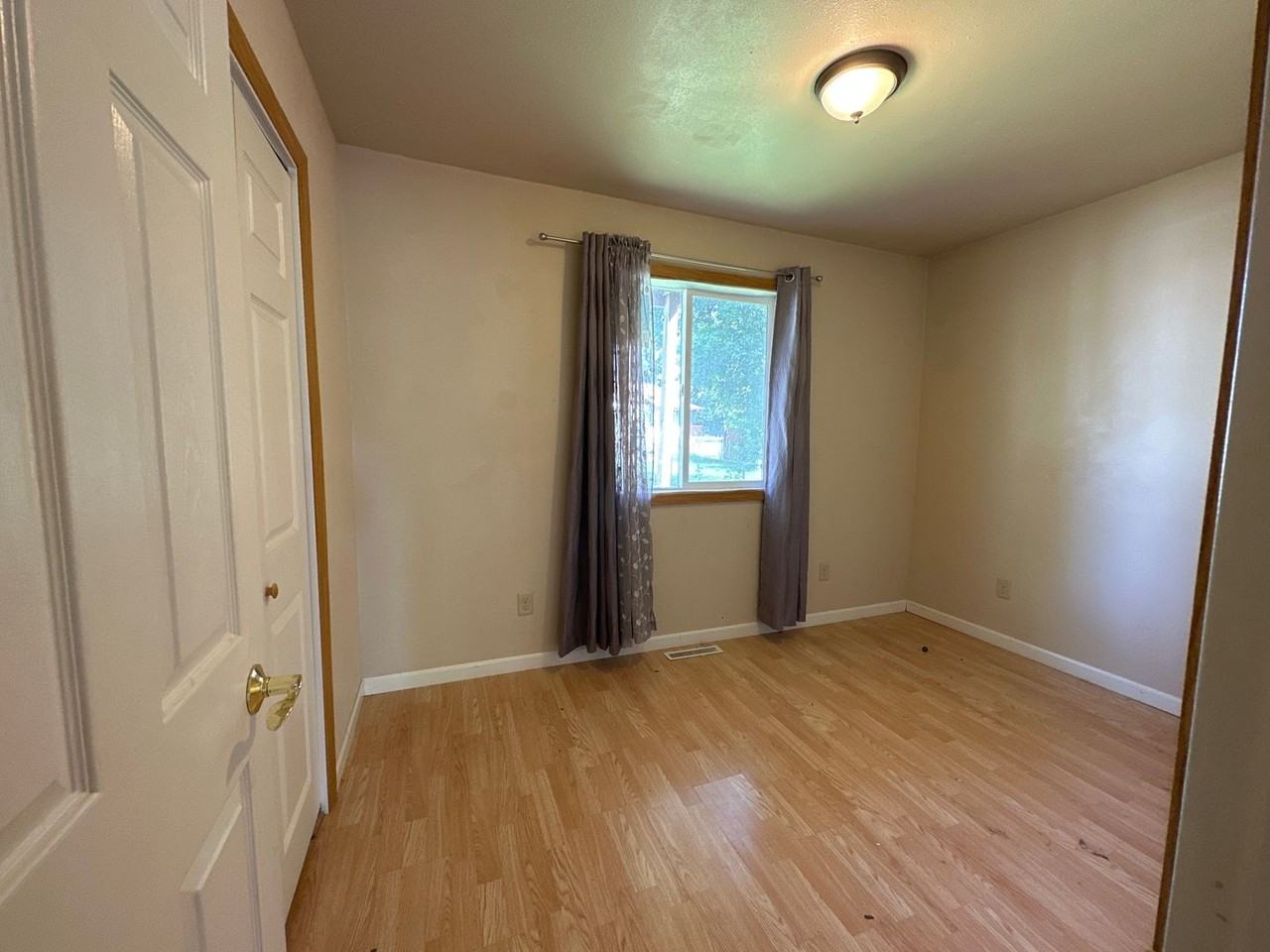 315 17th St Se - Photo 6 of 10