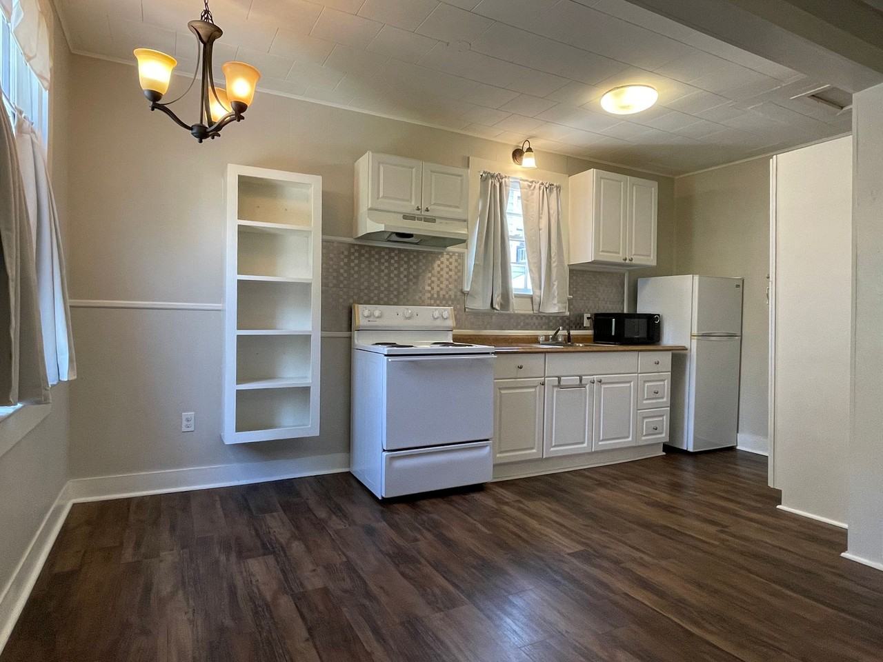 Garden District Studio Apartment Available for Rent - Photo 2 of 6