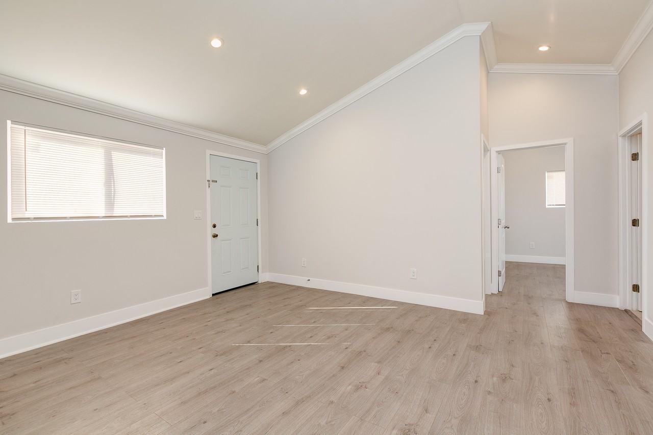 3244 Chapman Street #1/2 - Photo 5 of 10