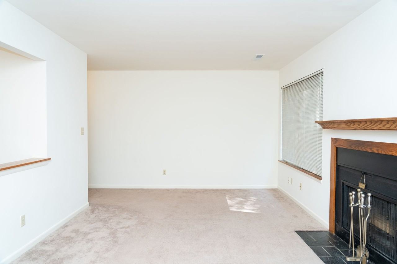 127 Blithe Ct - Photo 2 of 50