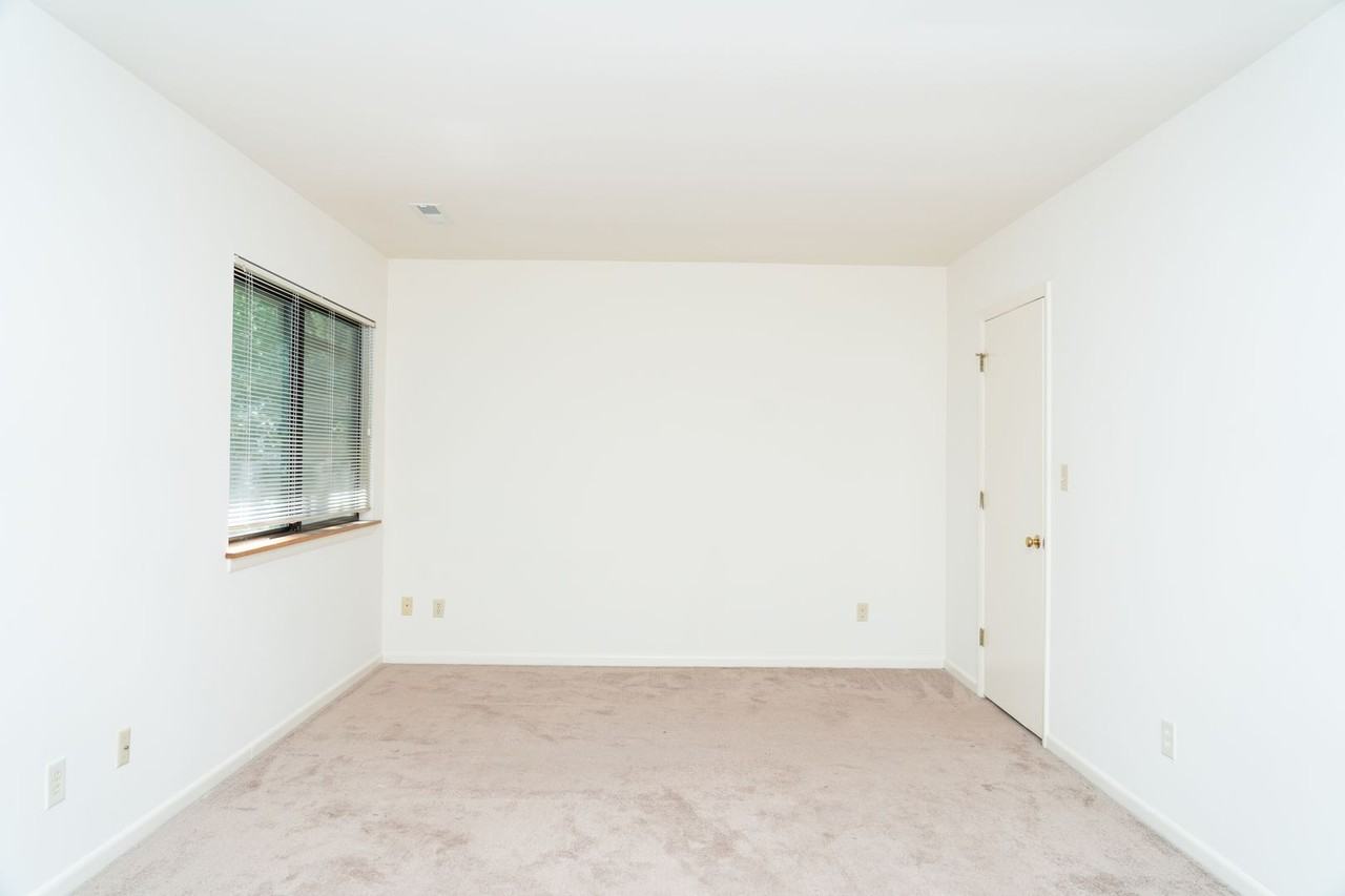 127 Blithe Ct - Photo 6 of 50