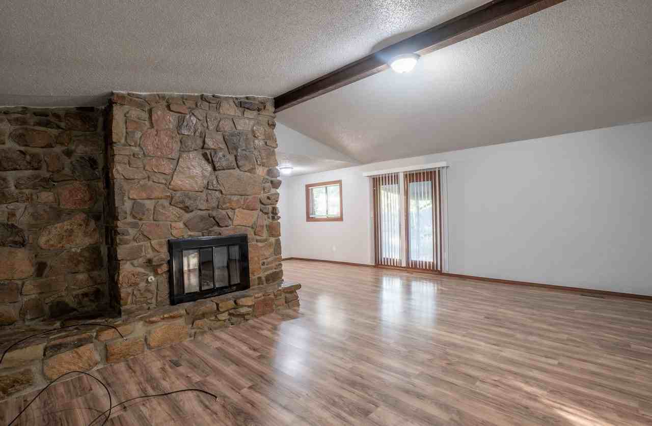 1100 W Queens St - Photo 3 of 18