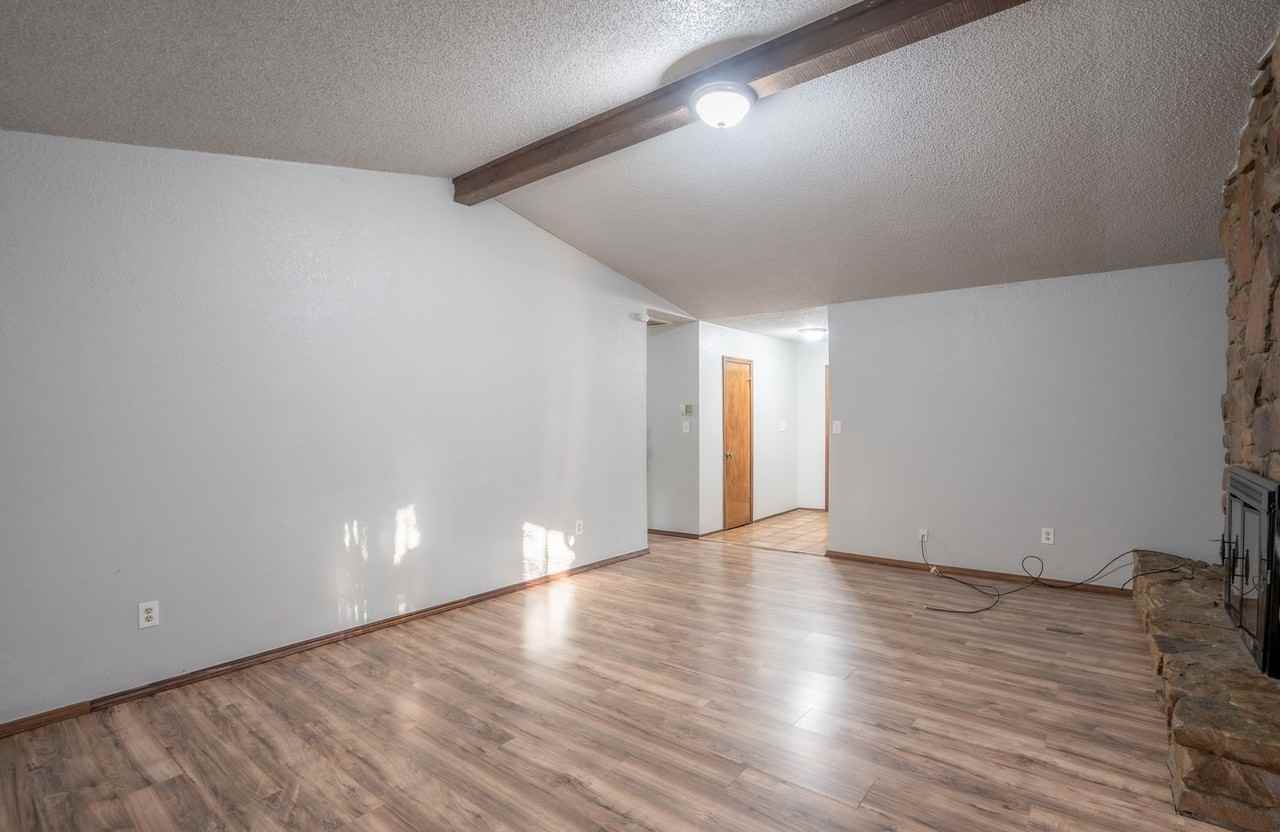 1100 W Queens St - Photo 6 of 18