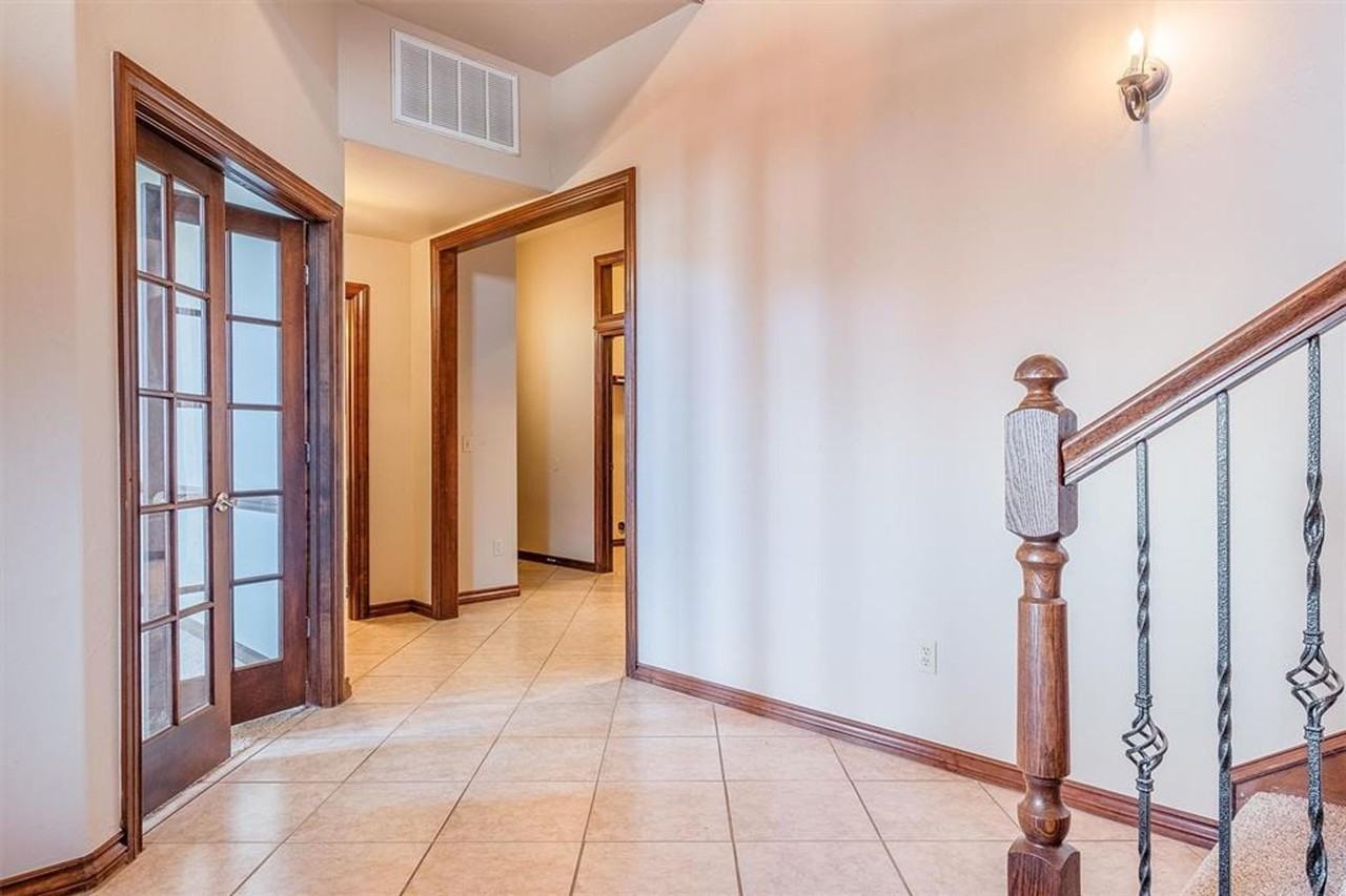 9328 Sw 28th St - Photo 3 of 33