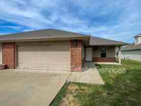 1245 N Northwood Ave - Photo 1 of 1
