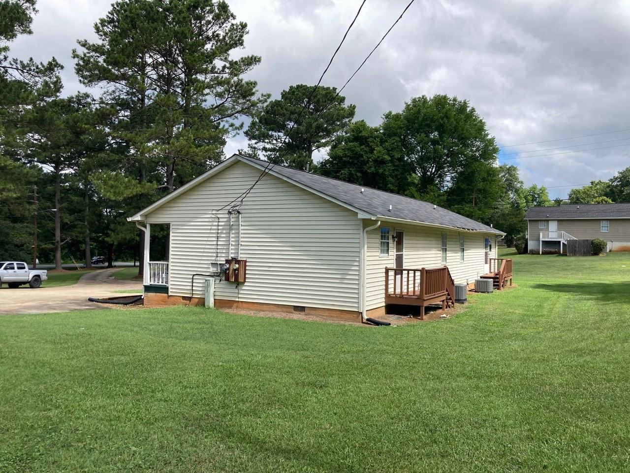 94/96 Rayburn Dr. - Photo 3 of 13