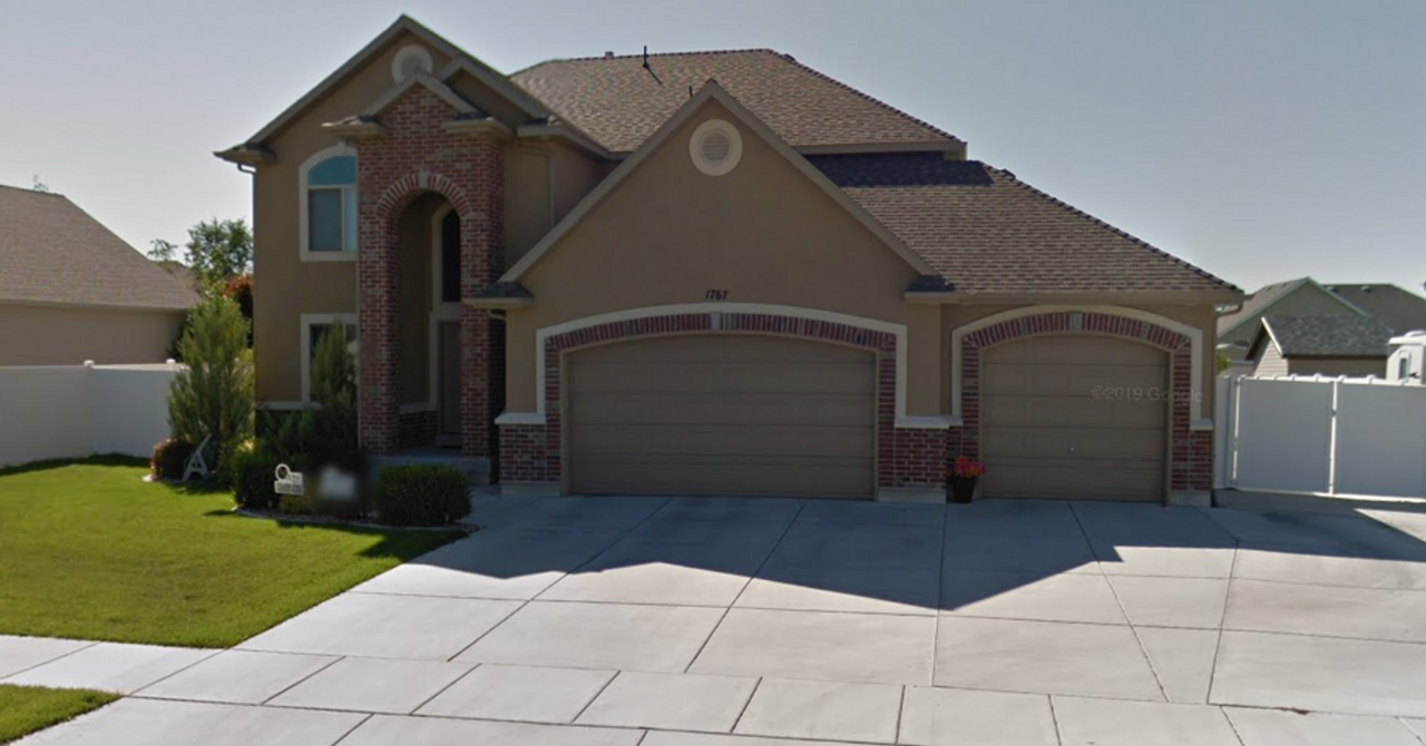 1767 W 2525 S - Photo 2 of 20