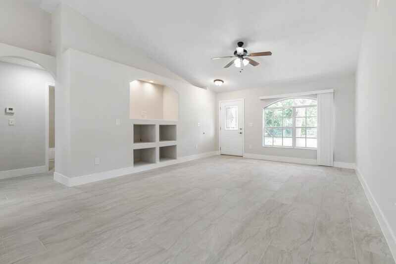 884 Winchester Street - Photo 7 of 43