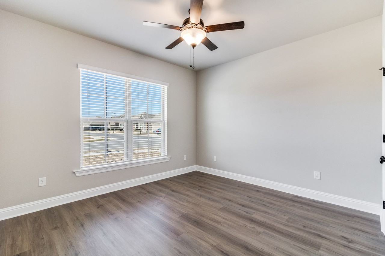 101 Bernay Ct - Photo 7 of 18