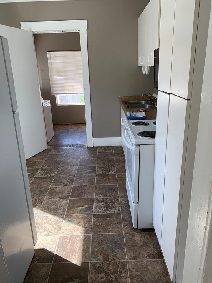 431 N 300 W - Photo 4 of 15