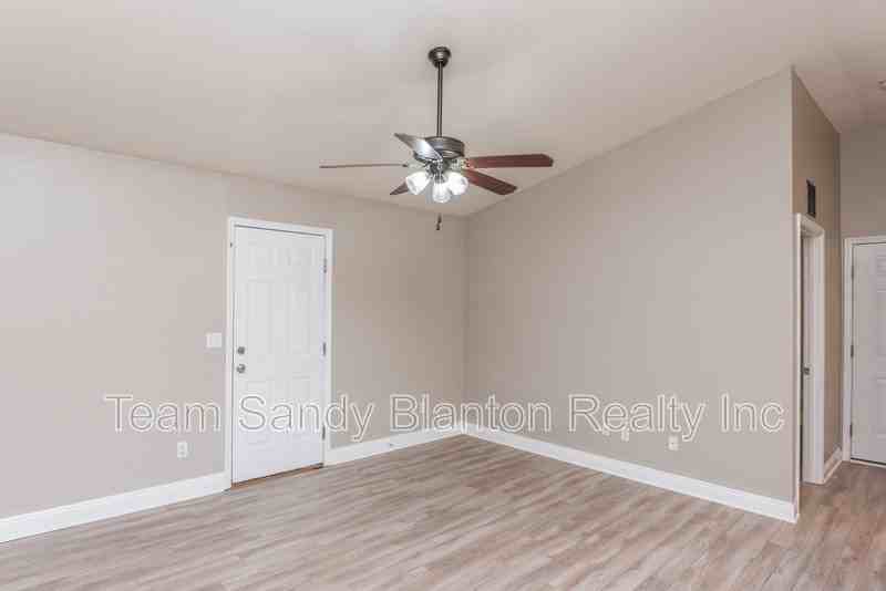 901 Jacks Branch Rd - Photo 2 of 20