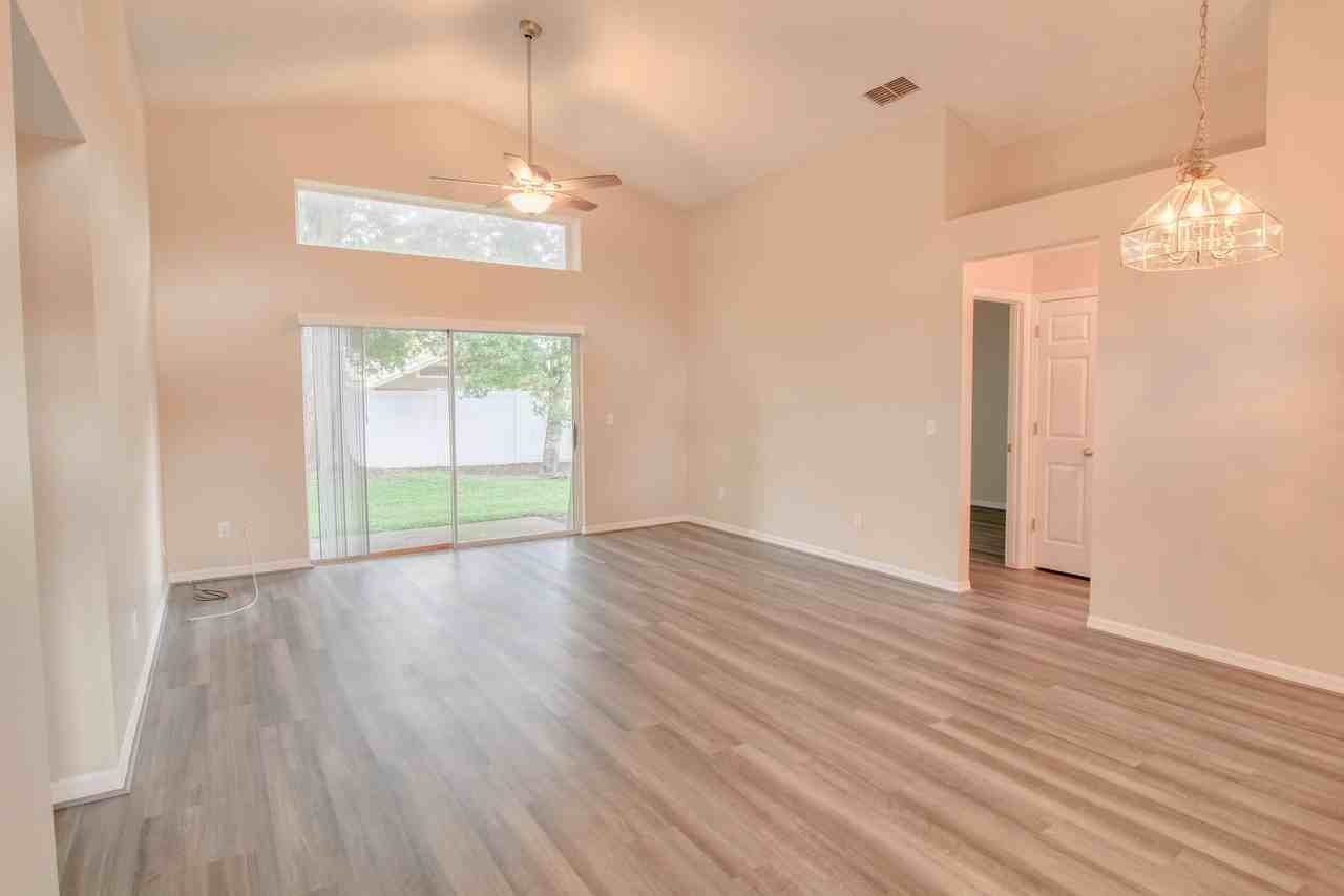 520 Fahey Ct - Photo 3 of 9