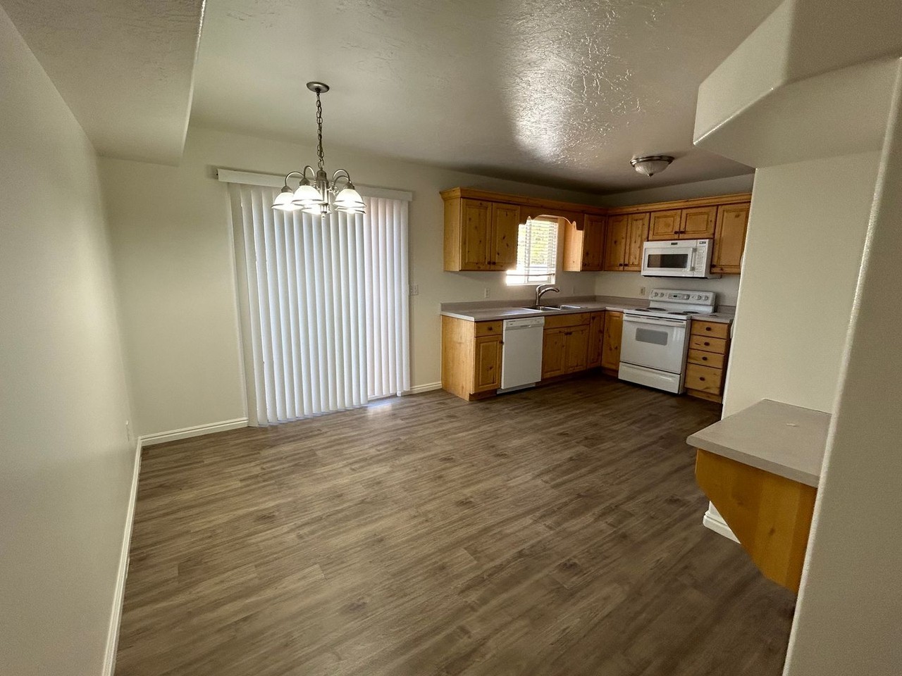 1735 W 540 N #1604 - Photo 4 of 27