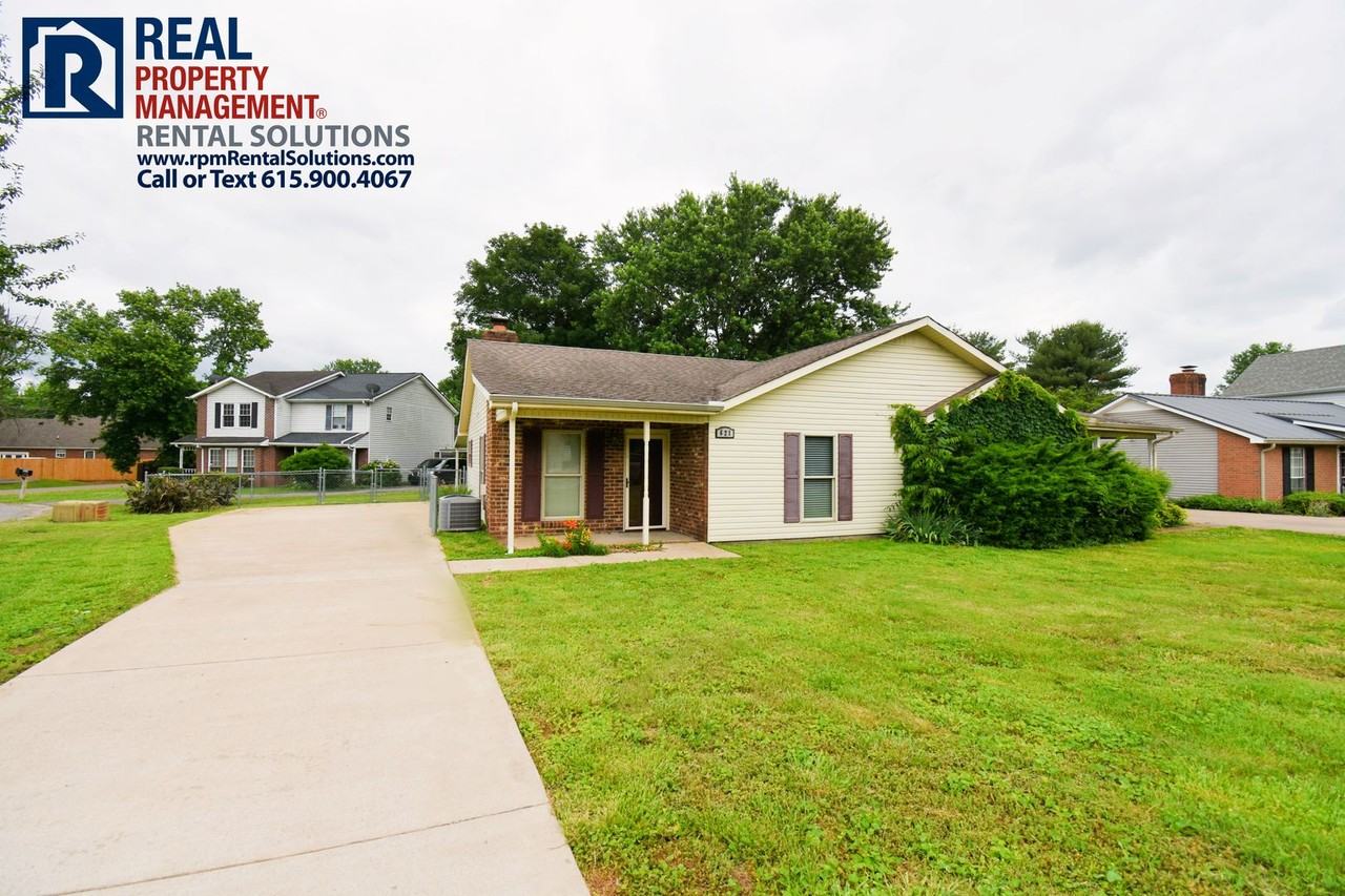 621 Lilly Lane - Photo 2 of 21