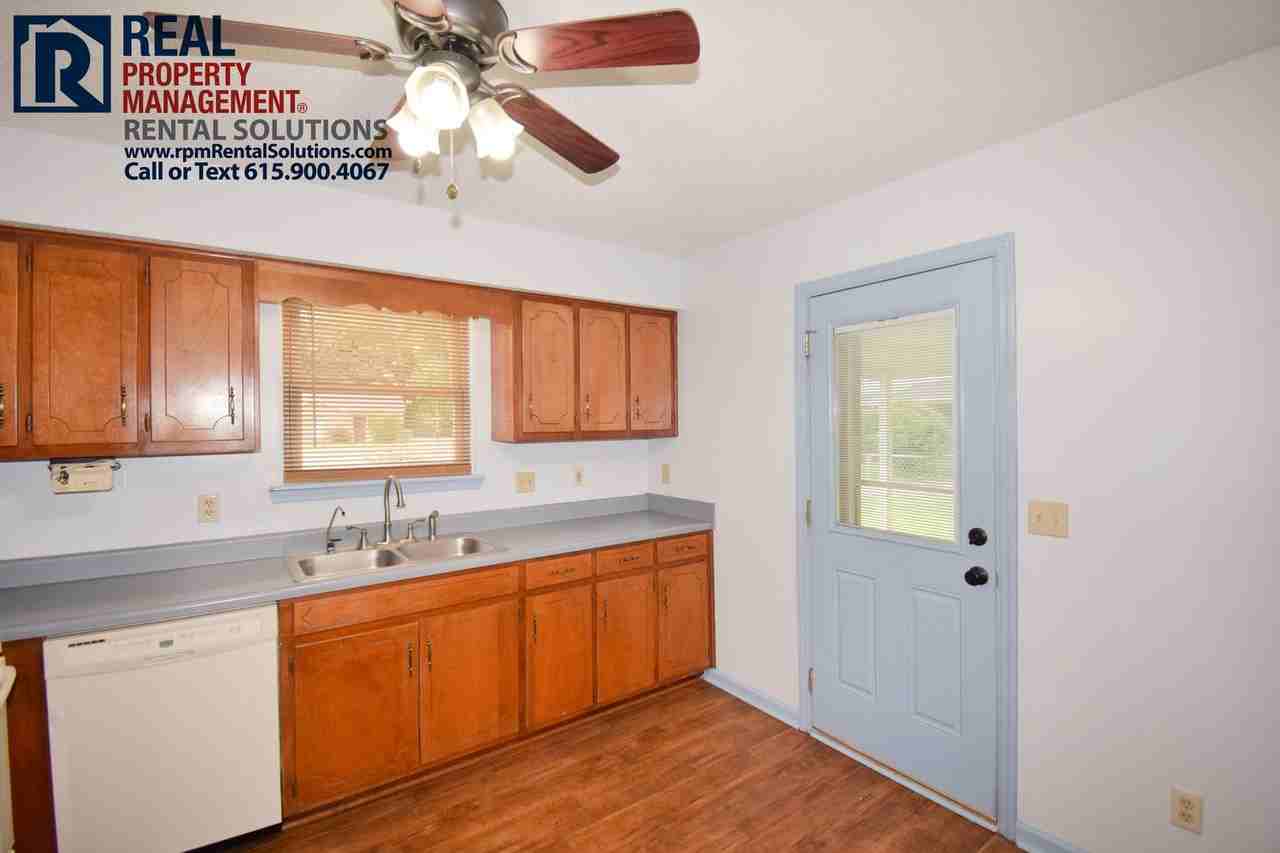 621 Lilly Lane - Photo 7 of 21