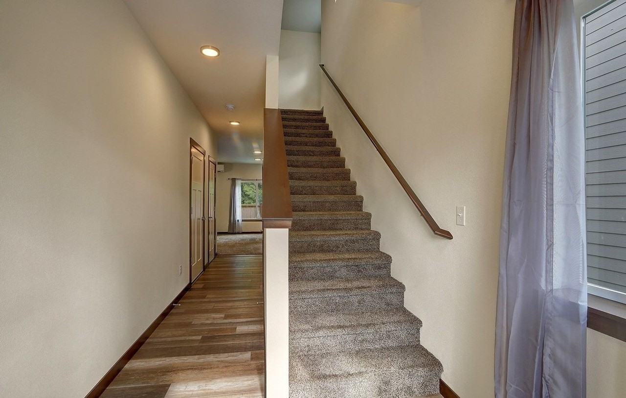 409 Penny Ave - Photo 2 of 14