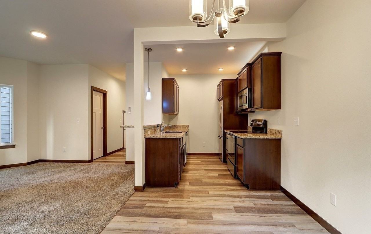 409 Penny Ave - Photo 3 of 14