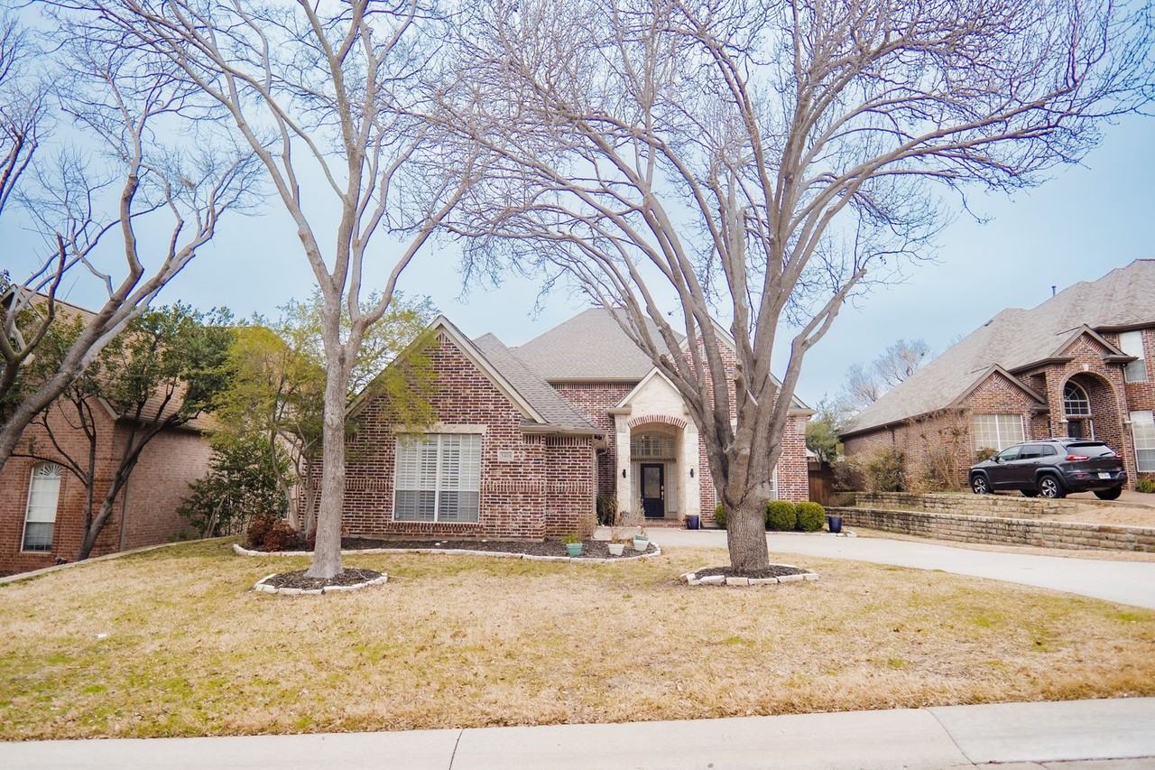 3404 Wimbledon Dr - Photo 2 of 40