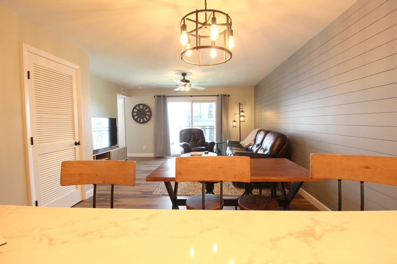 1340 Hunters Rd Apt G - Photo 7 of 36