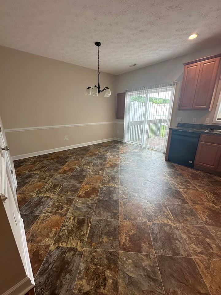 173 Cedar Point Ln - Photo 4 of 9