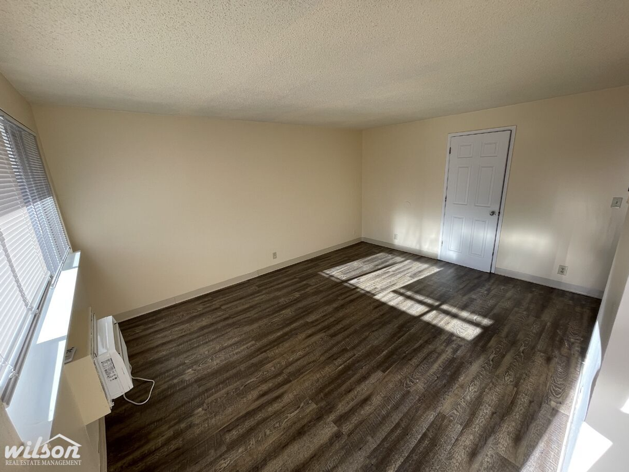 1317 Cherry Ave - Photo 2 of 10
