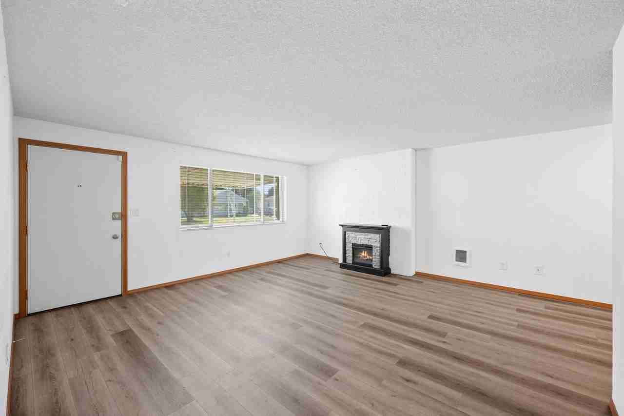 619 N Bowdish Rd - Photo 3 of 21