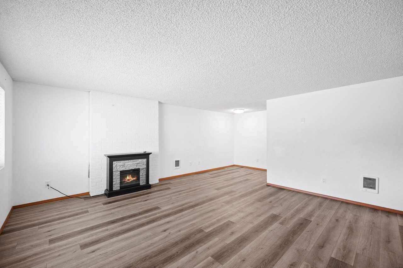 619 N Bowdish Rd - Photo 4 of 21