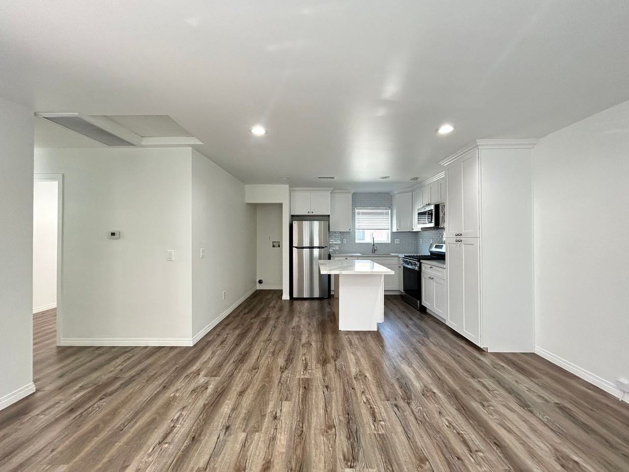 11639 Menlo Ave - Photo 2 of 8