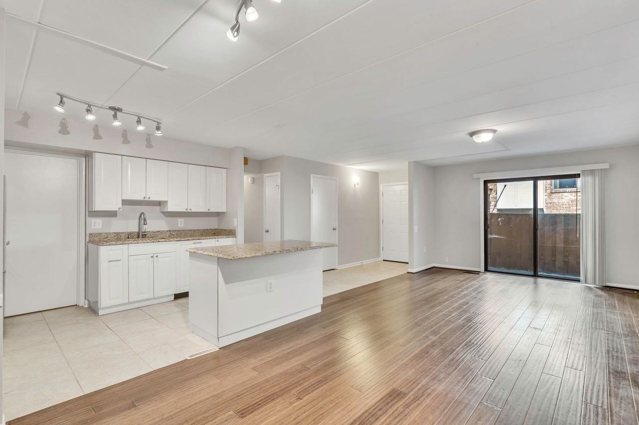 1643 Kenwood Ave - Photo 3 of 20